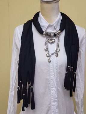 Black Heart Charm Scarf Necklace - Women's Fashion Scarf